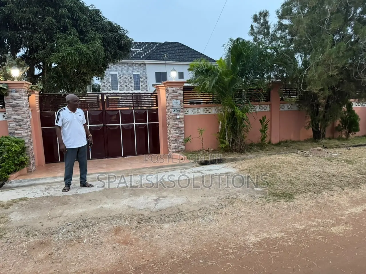 3bdrm House in Dansoman Estate for sale