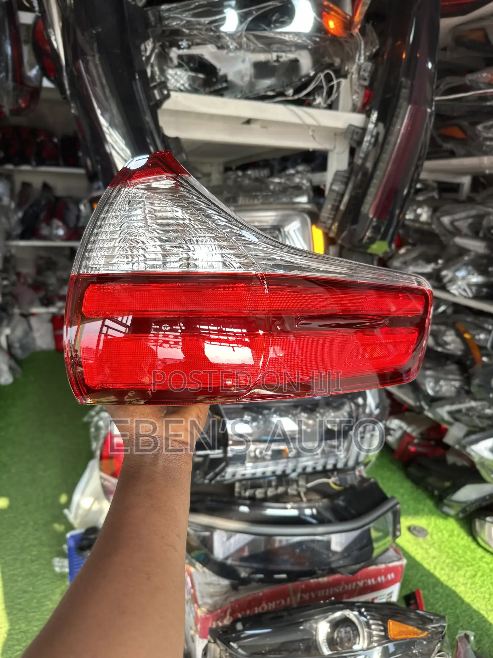 Toyota Sienna 2011-2016 Taillights