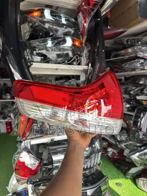Toyota Sienna 2011-2016 Taillights