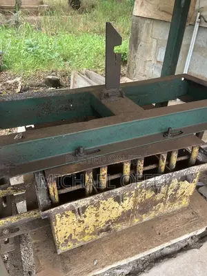 Qaulity Electric Brick Moulding Machine