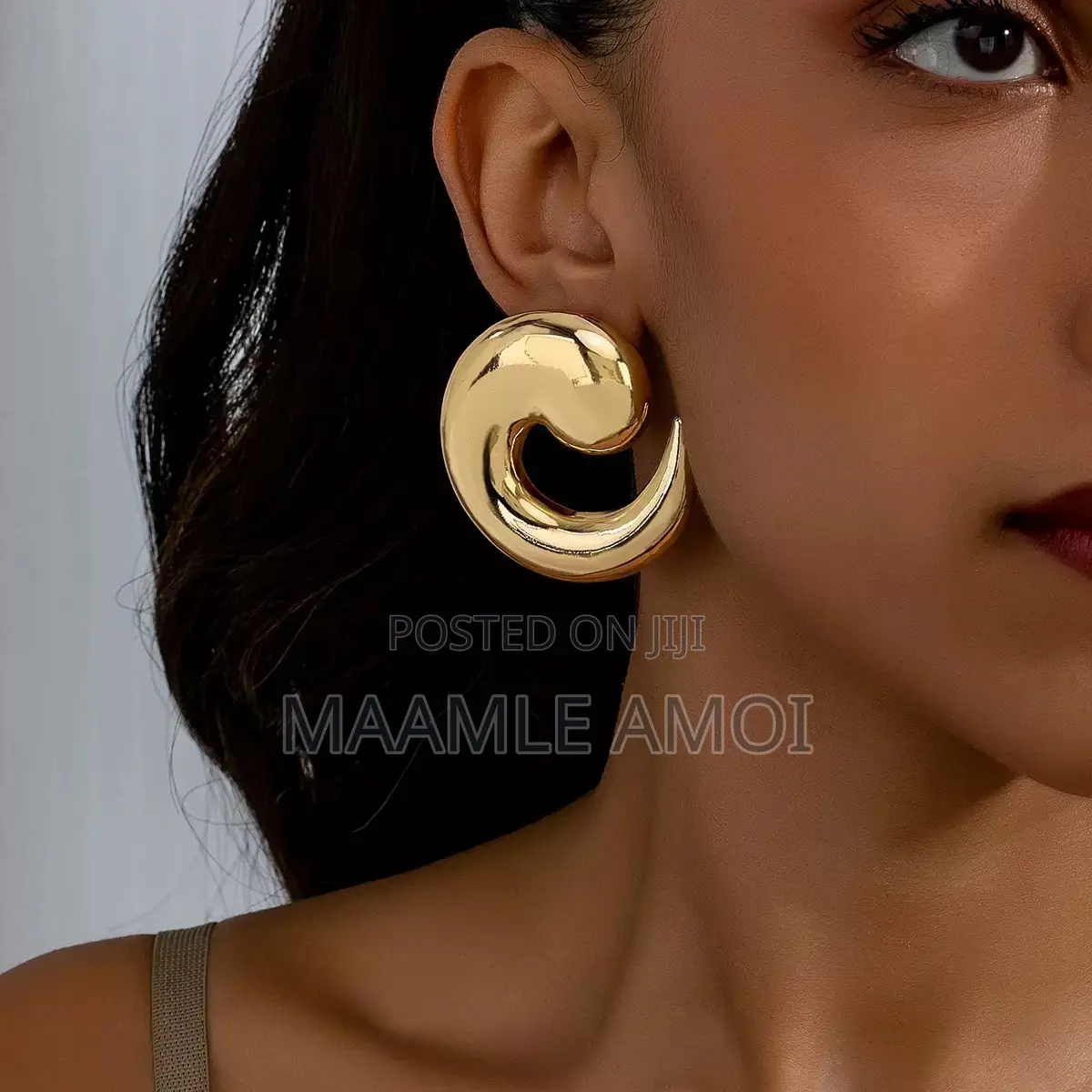 Classy Statement Earrings in Gold
