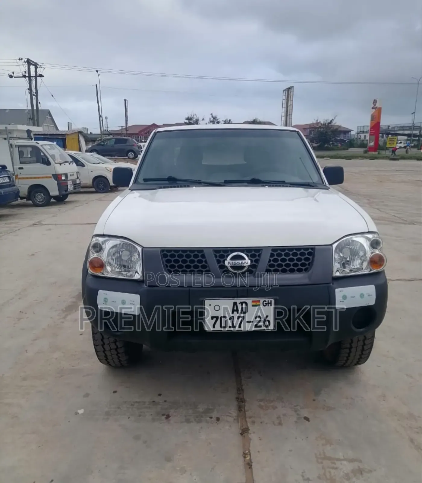 Nissan Hardbody 2010 White