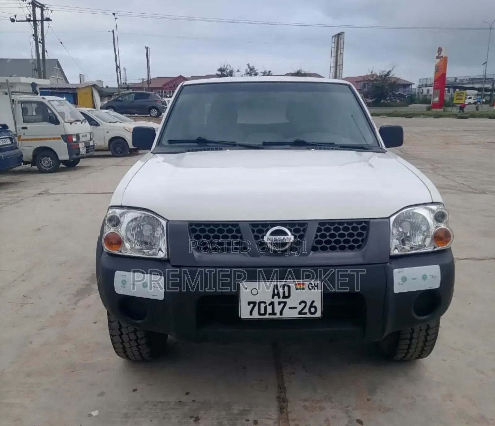 Nissan Hardbody 2010 White