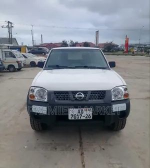 Nissan Hardbody 2010 White