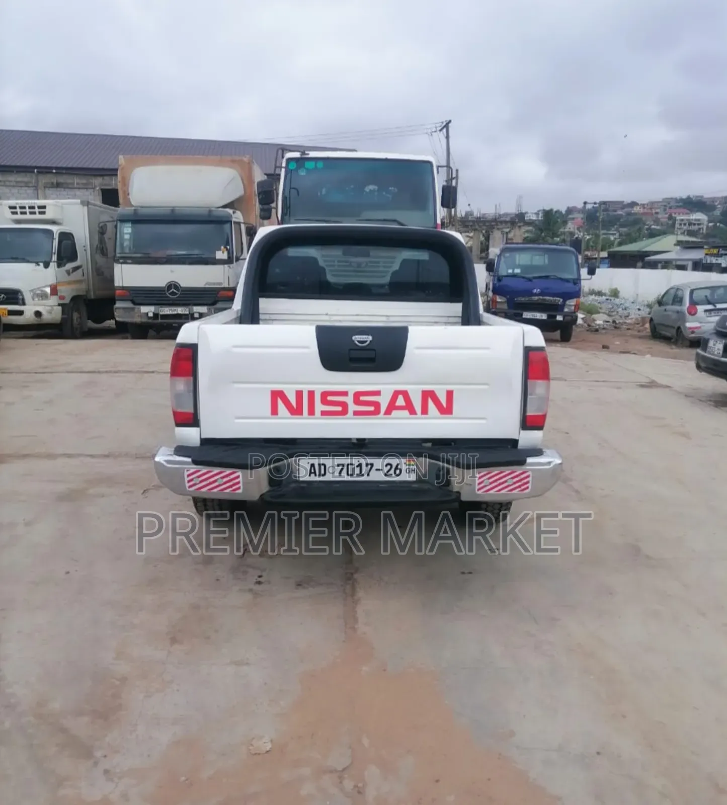 Nissan Hardbody 2010 White