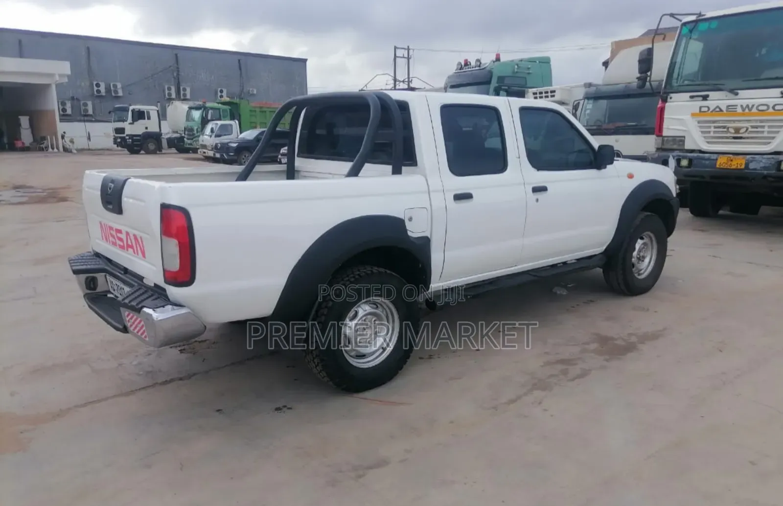 Nissan Hardbody 2010 White