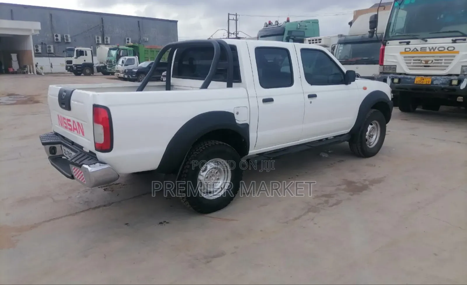 Nissan Hardbody 2010 White
