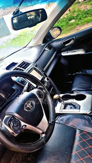 Toyota Camry XLE 4dr Sedan (2.5L 4cyl 6A) 2014 Red