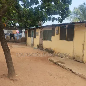 4bdrm House in School Junction, Auntie Aku for sale