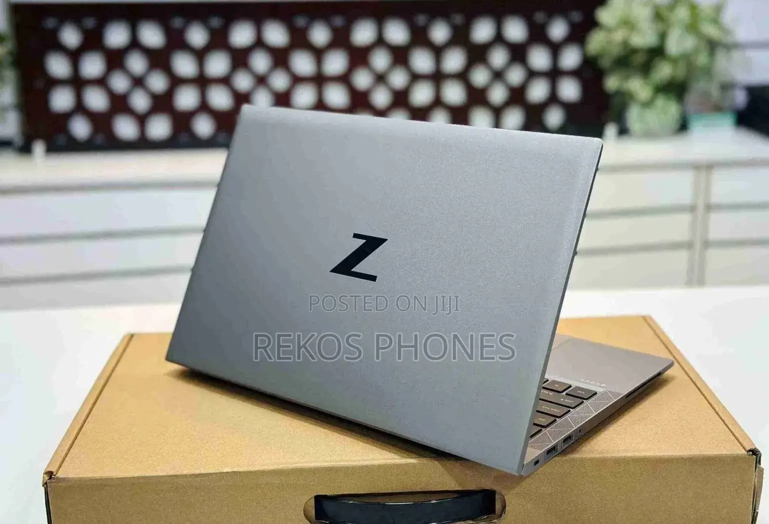New Laptop HP ZBook Firefly 14 G7 8GB Intel Core i5 SSD 256GB