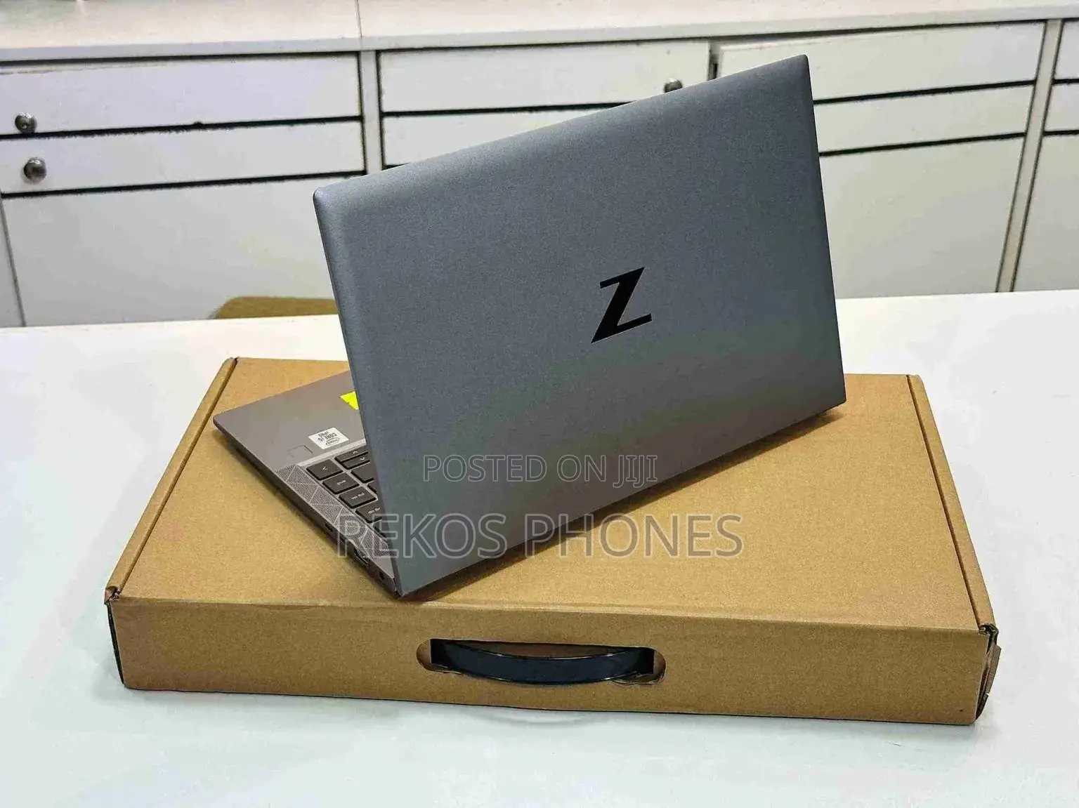 New Laptop HP ZBook Firefly 14 G7 8GB Intel Core i5 SSD 256GB