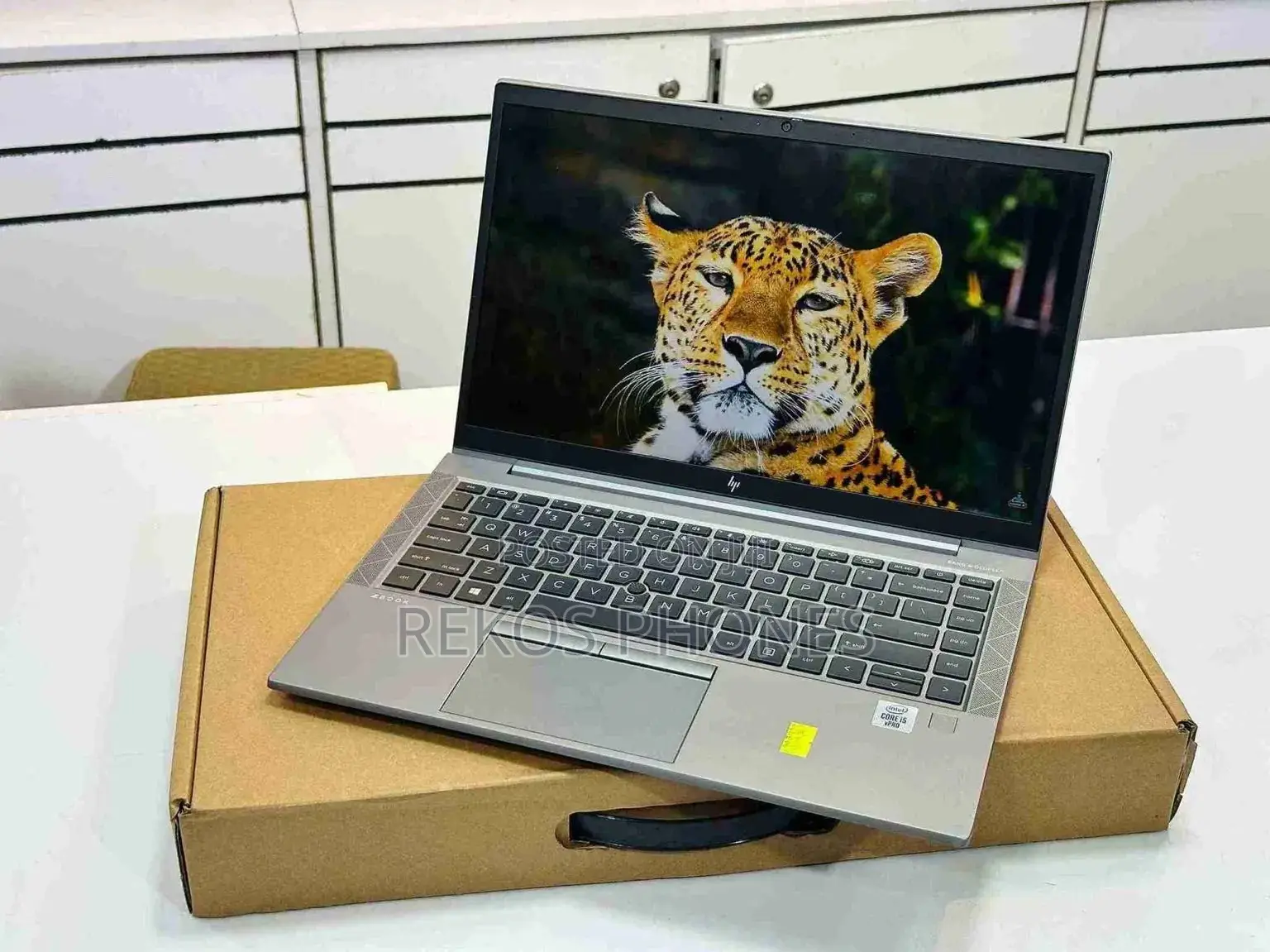New Laptop HP ZBook Firefly 14 G7 8GB Intel Core i5 SSD 256GB
