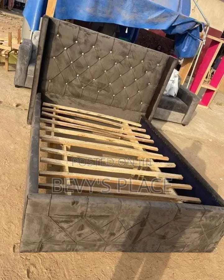 Material Bedframe