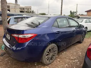 Toyota Corolla LE Plus 4dr Sedan (1.8L 4cyl CVT) 2016 Blue