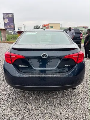 Toyota Corolla XSE (1.8L 4cyl 2A) 2018 Blue