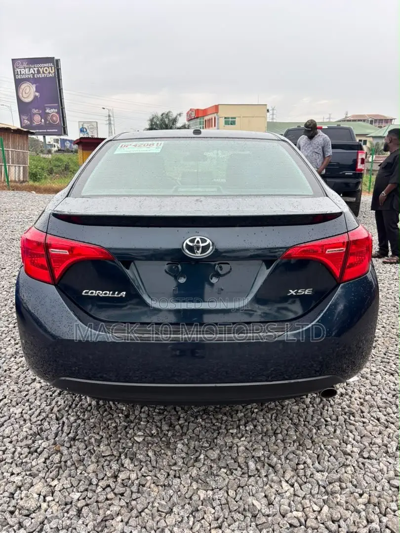 Toyota Corolla XSE (1.8L 4cyl 2A) 2018 Blue