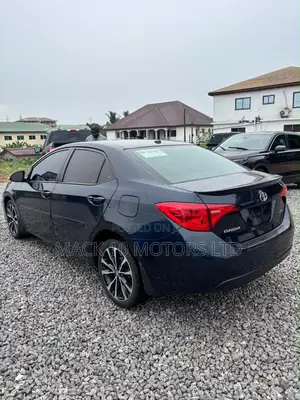Toyota Corolla XSE (1.8L 4cyl 2A) 2018 Blue