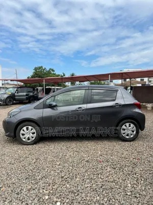 Toyota Vitz 1.3 FWD 5dr 2015 Gray