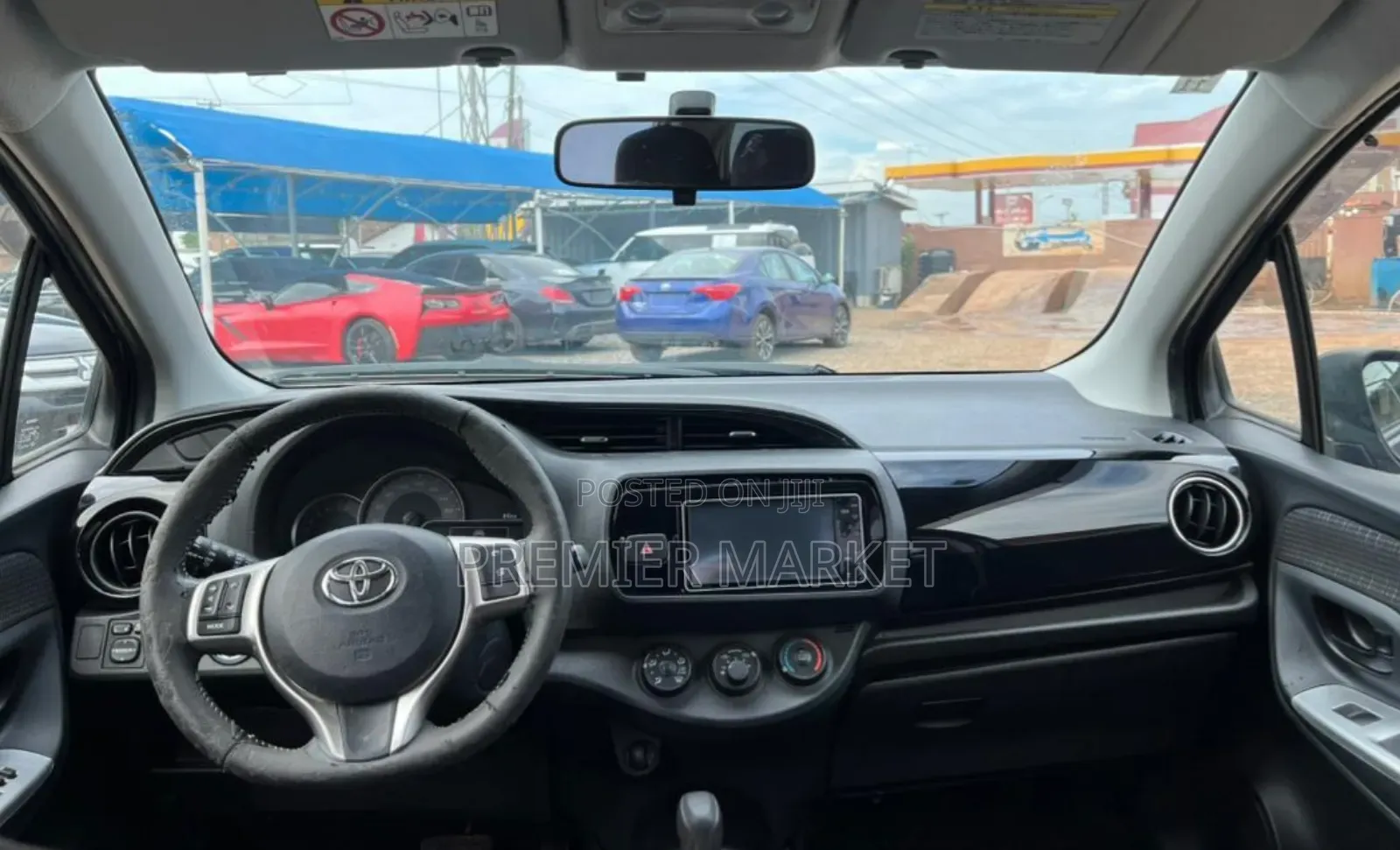 Toyota Vitz 1.3 FWD 5dr 2015 Gray