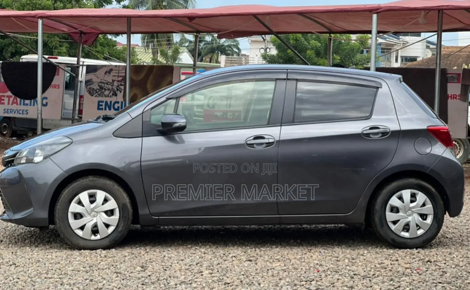Toyota Vitz 1.3 FWD 5dr 2015 Gray