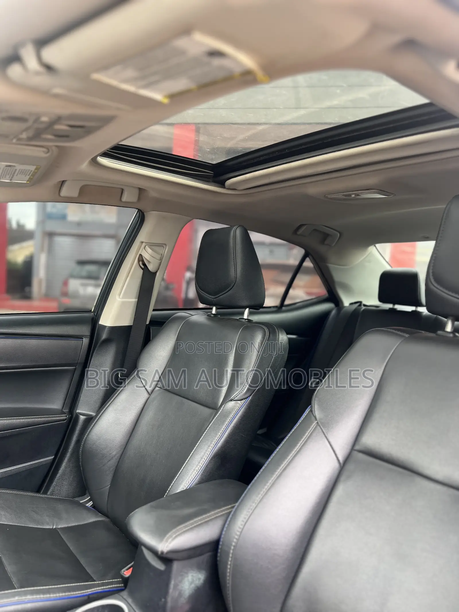 Toyota Corolla XSE (1.8L 4cyl 2A) 2018 Gray