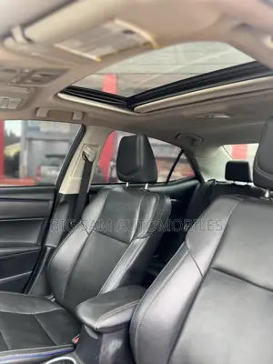 Toyota Corolla XSE (1.8L 4cyl 2A) 2018 Gray