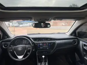 Toyota Corolla XSE (1.8L 4cyl 2A) 2018 Gray