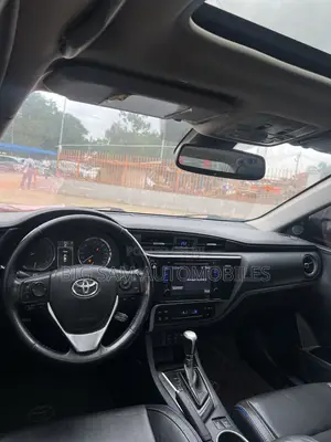 Toyota Corolla XSE (1.8L 4cyl 2A) 2018 Gray
