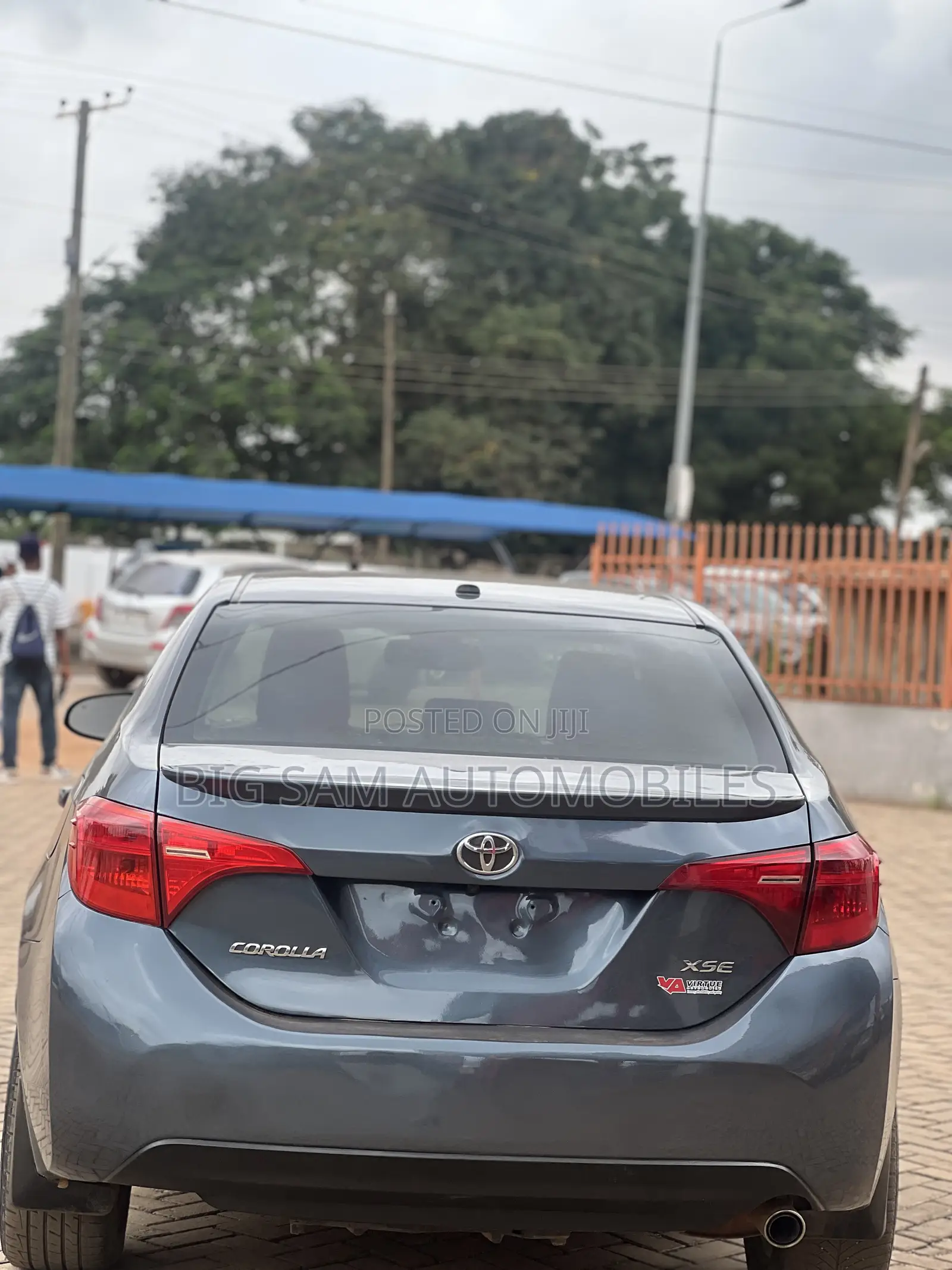 Toyota Corolla XSE (1.8L 4cyl 2A) 2018 Gray