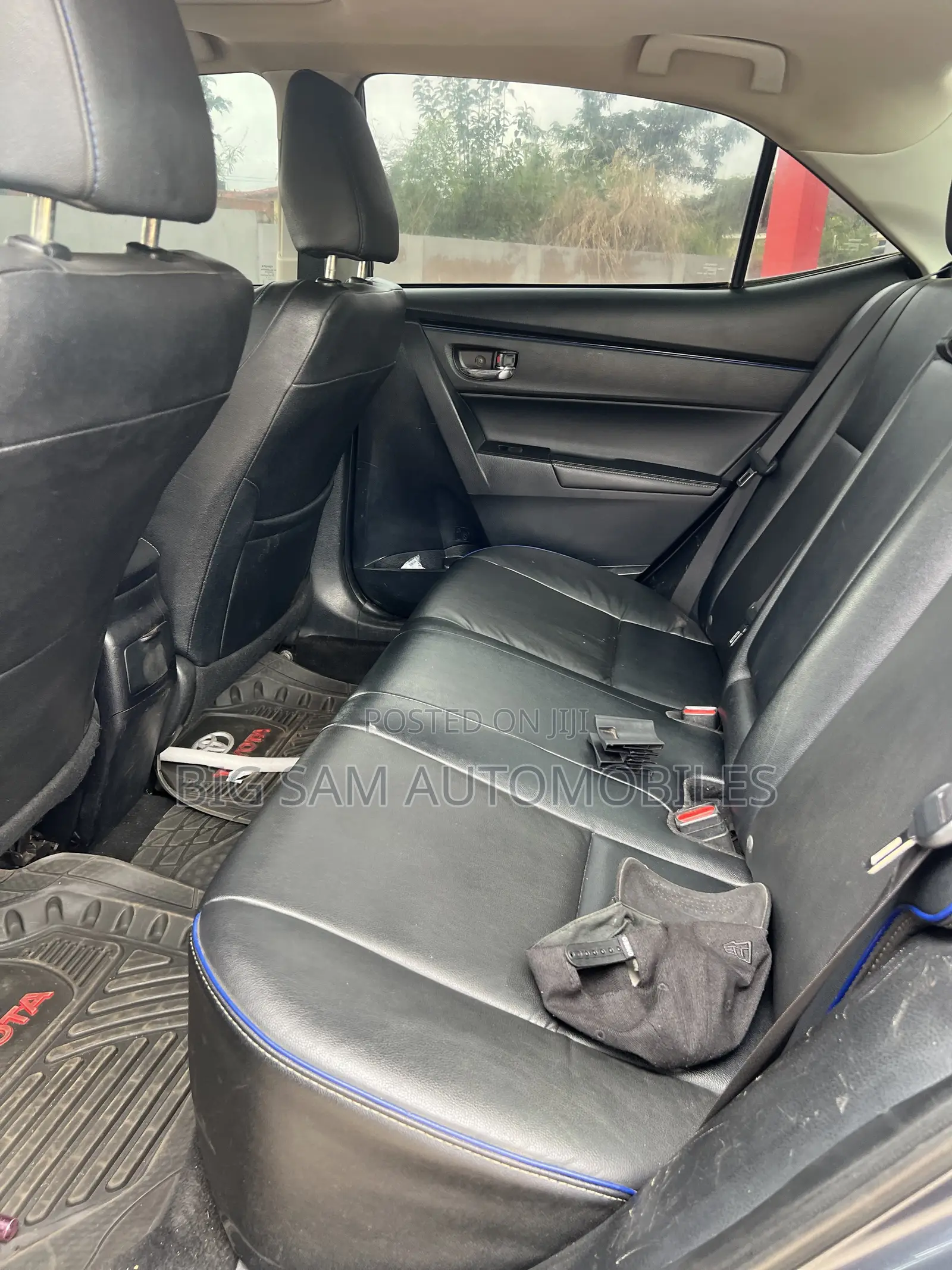 Toyota Corolla XSE (1.8L 4cyl 2A) 2018 Gray