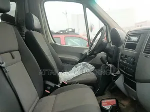 Volkswagen LT 2000 White