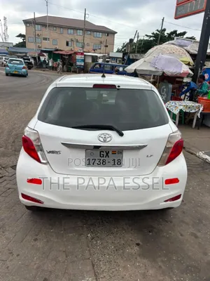 Toyota Yaris LE Hatchback 3dr 2012 White