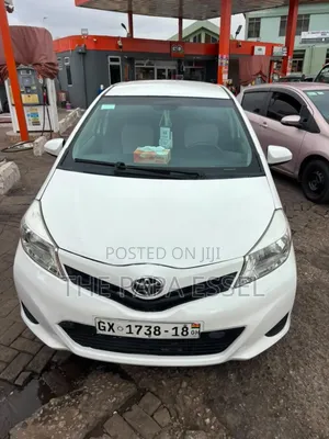 Toyota Yaris LE Hatchback 3dr 2012 White