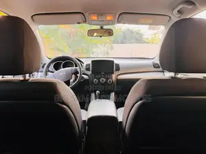 Kia Sorento 2010 Silver
