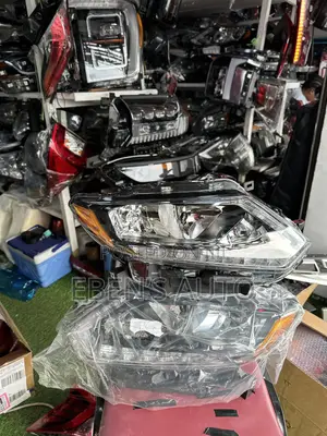 Nissan Rogue 2016 Headlights