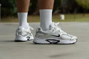 Nike V5 RNR “Metallic Silver”