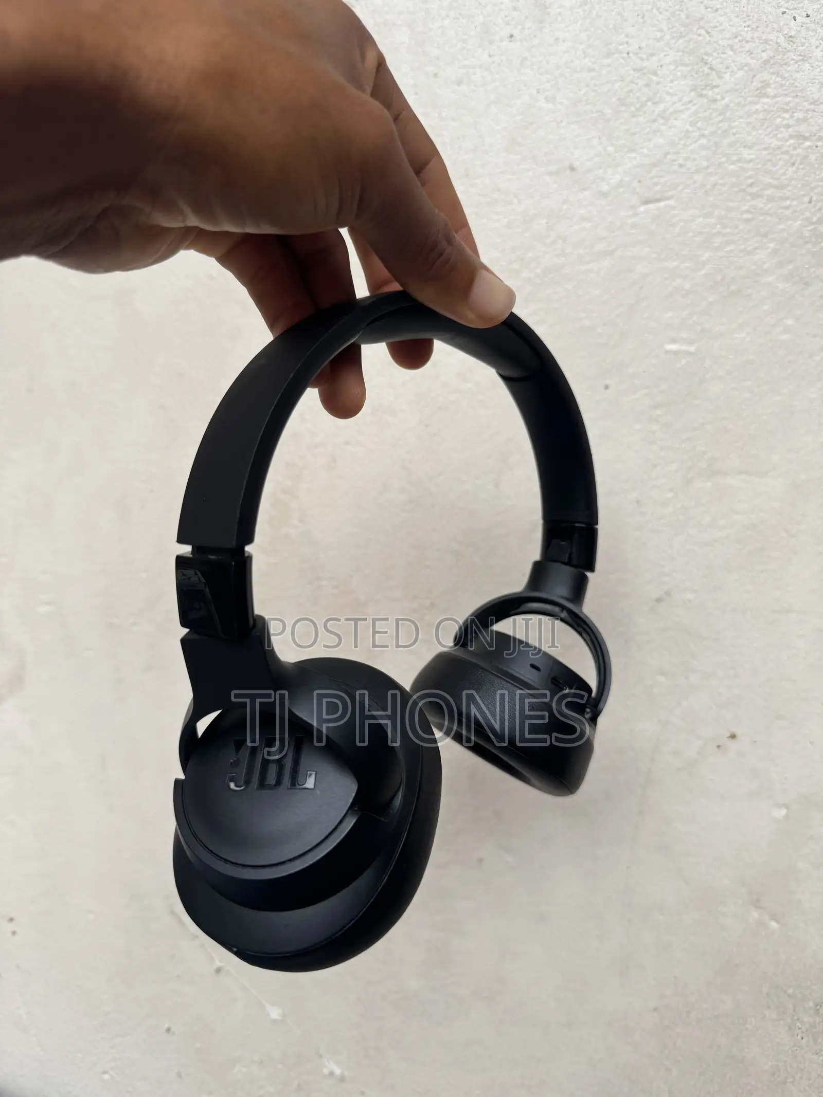 JBL Tune 760nc