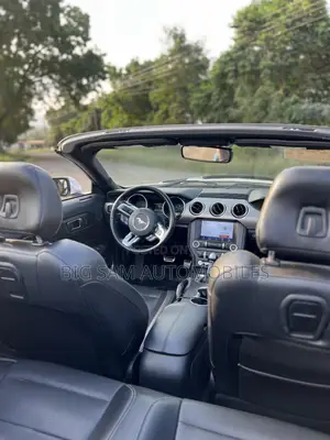 Ford Mustang 2022 White