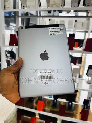 Apple iPad 9.7 32 GB Gray