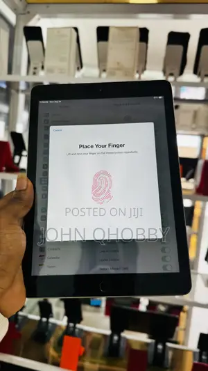 Apple iPad 9.7 32 GB Gray