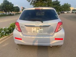 Toyota Vitz 1.5 FWD 3dr 2012 Gray