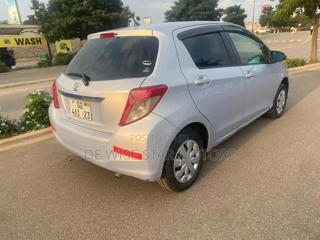 Toyota Vitz 1.5 FWD 3dr 2012 Gray