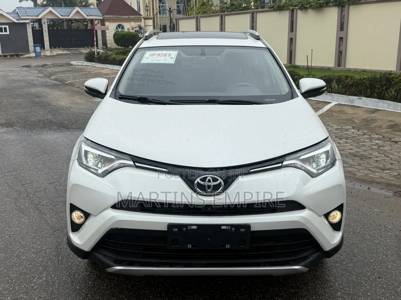 Toyota RAV4 Limited AWD (2.5L 4cyl 6A) 2017 White