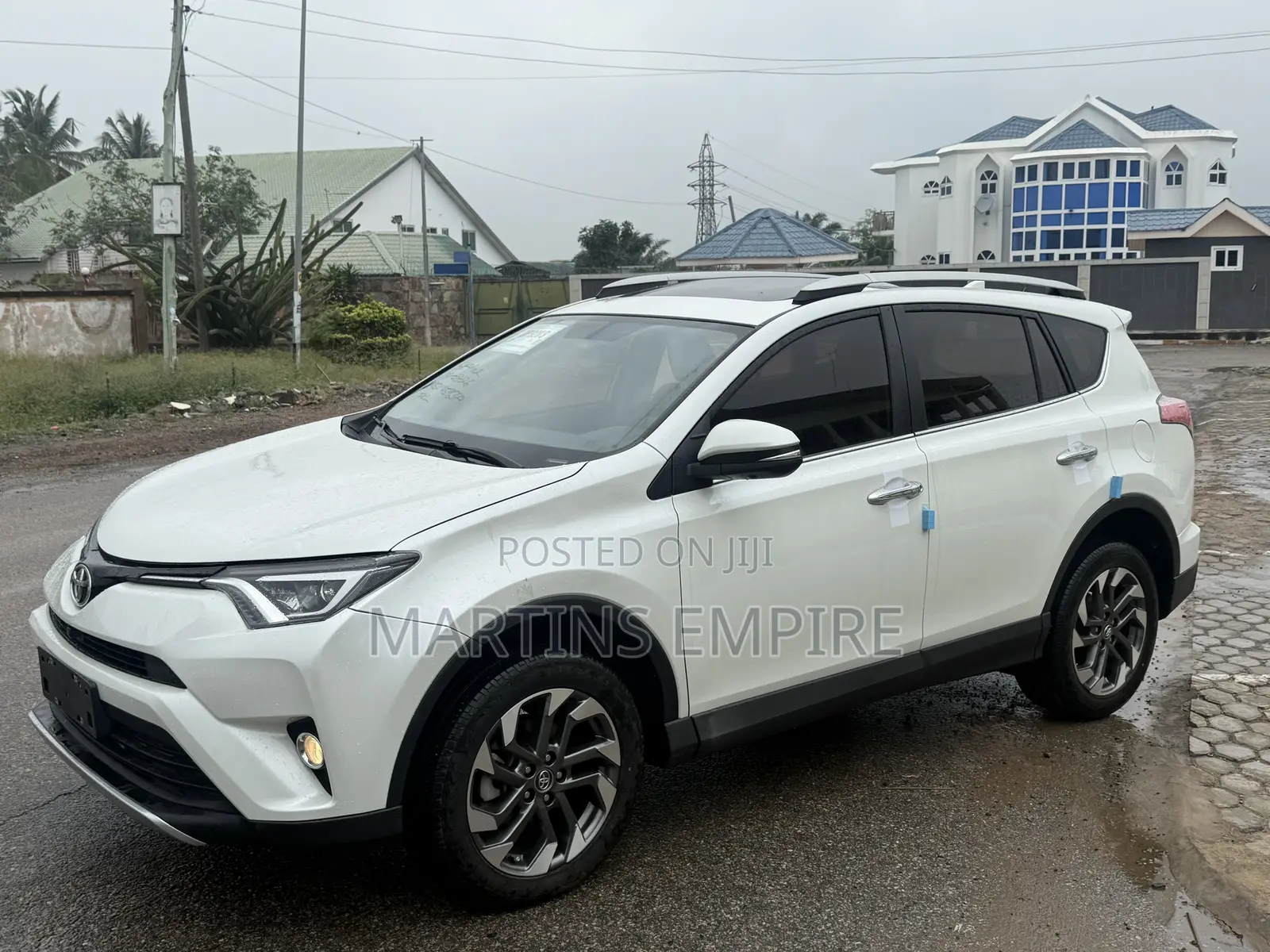 Toyota RAV4 Limited AWD (2.5L 4cyl 6A) 2017 White