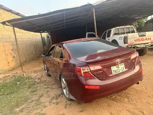 Toyota Camry SE 4dr Sedan (2.5L 4cyl 6A) 2017 Brown