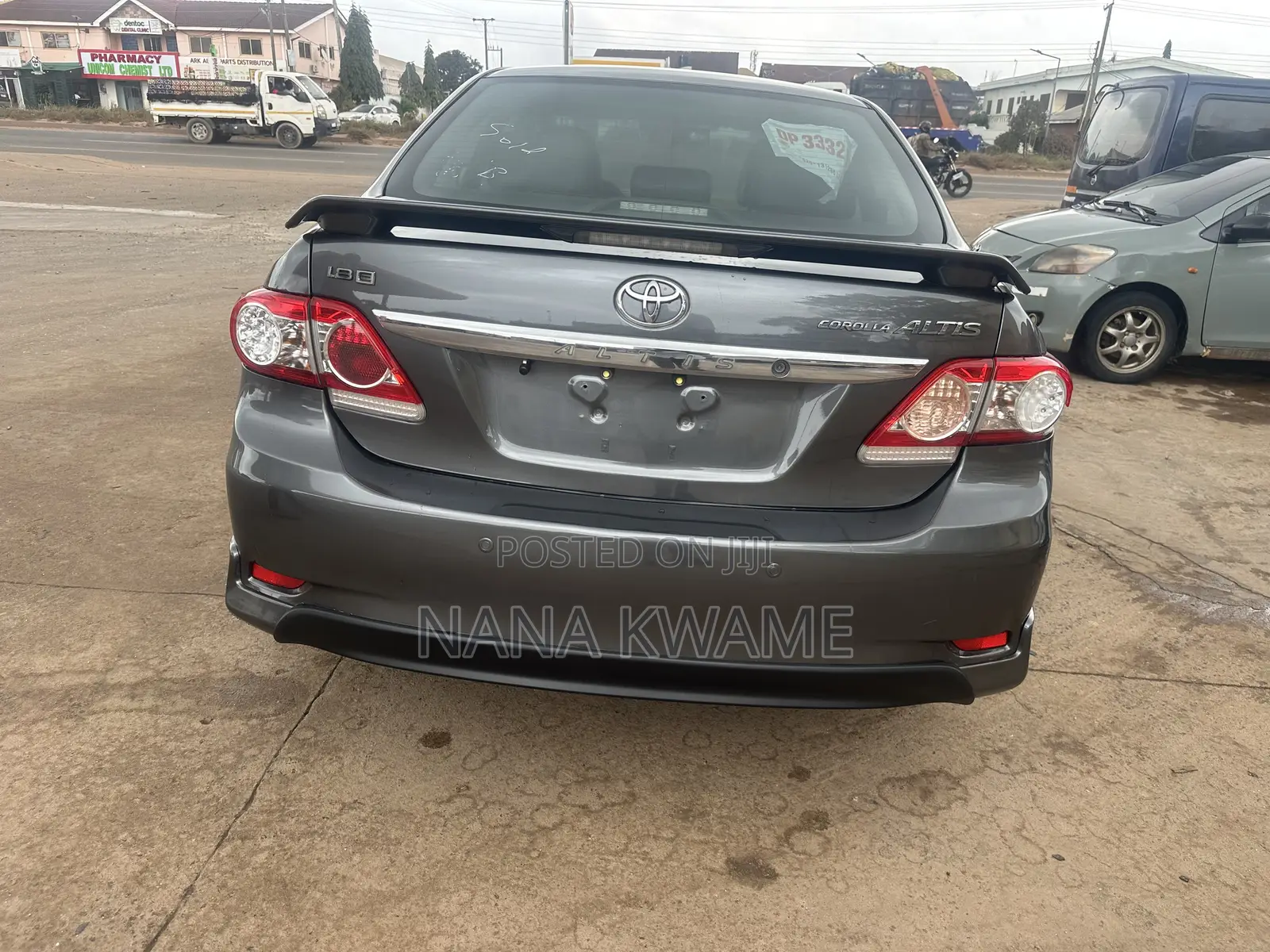 Toyota Corolla L 4dr Sedan (1.8L 4cyl 5M) 2013 Gray