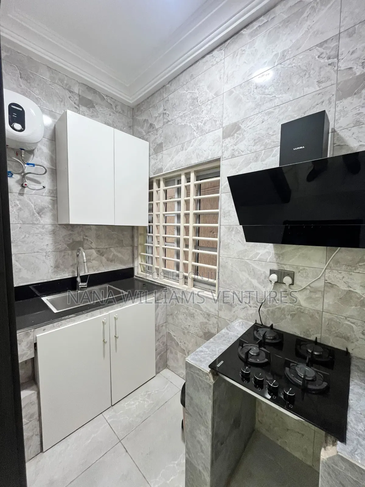 1bdrm Room & Parlour in East Legon, American House for rent
