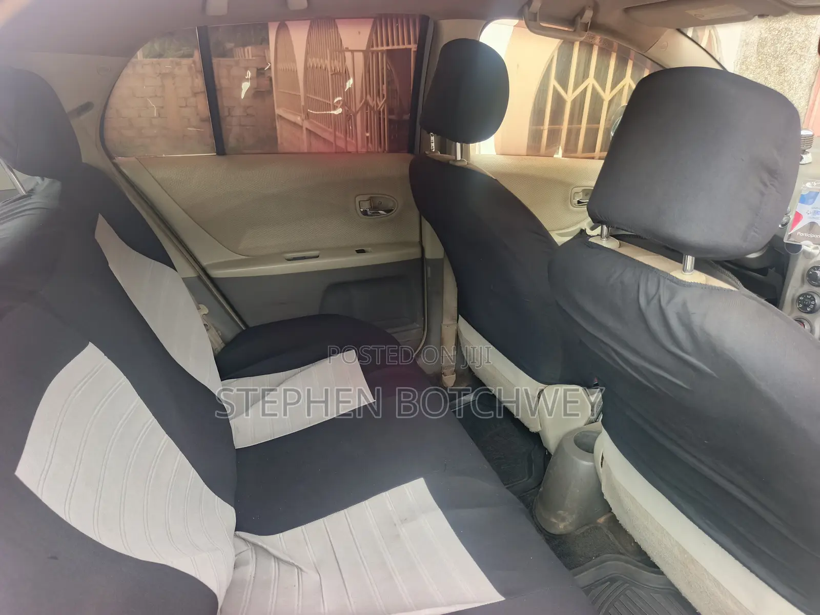 Toyota Vitz 1.5 FWD 5dr 2010 Gray