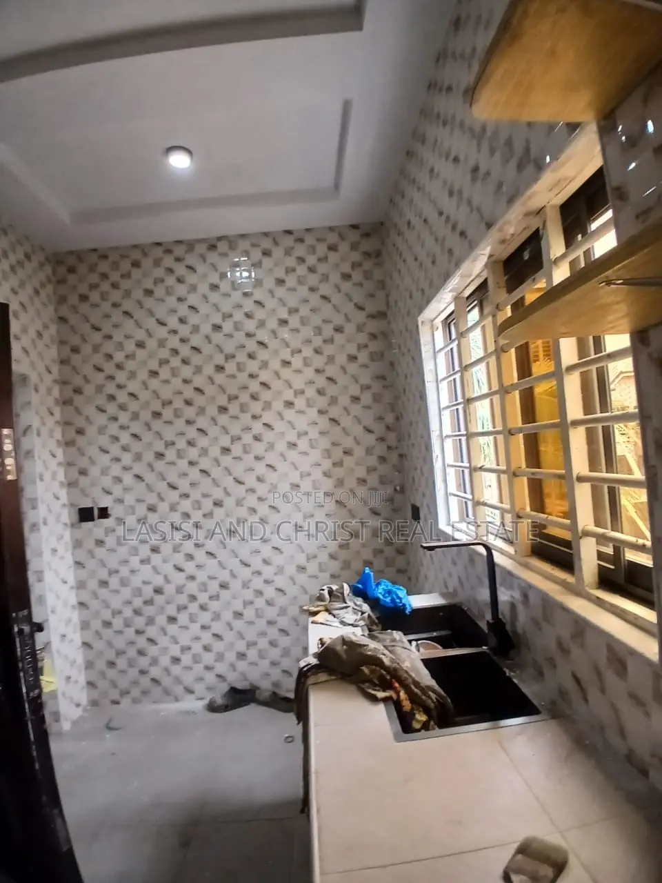 1bdrm Apartment in Lasisi And Christ, Amasaman for rent