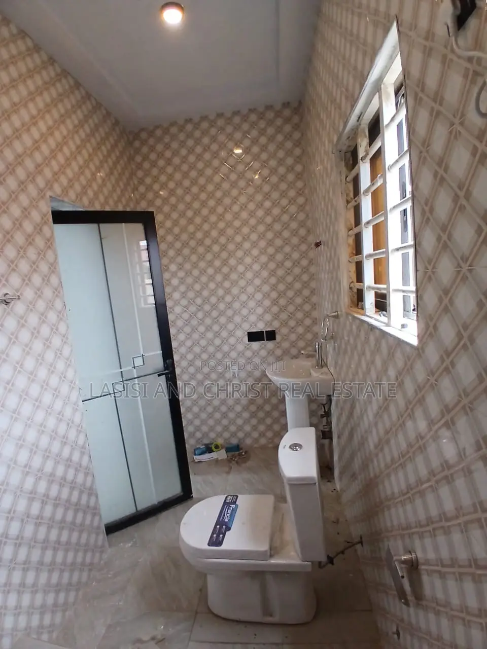 1bdrm Apartment in Lasisi And Christ, Amasaman for rent